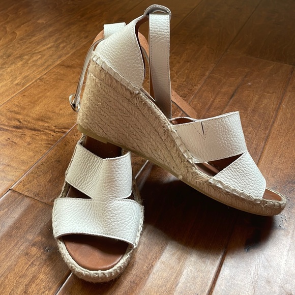 Made on Spain white espadrilles! Perfect for ushering in warmer weather! - Picture 5 of 5